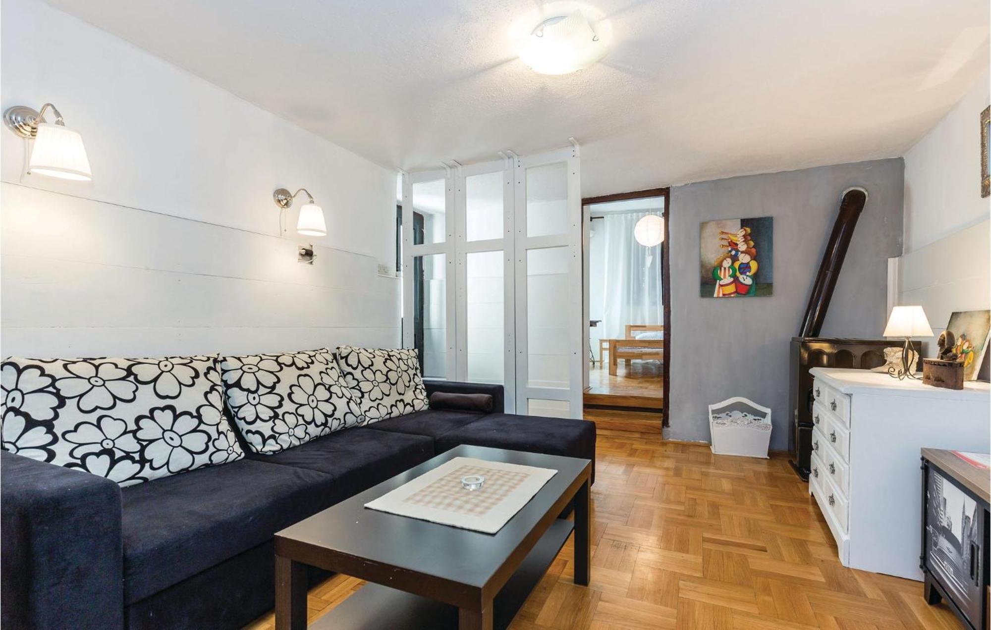 Amazing Apartment In Novi Vinodolski With Wifi 외부 사진