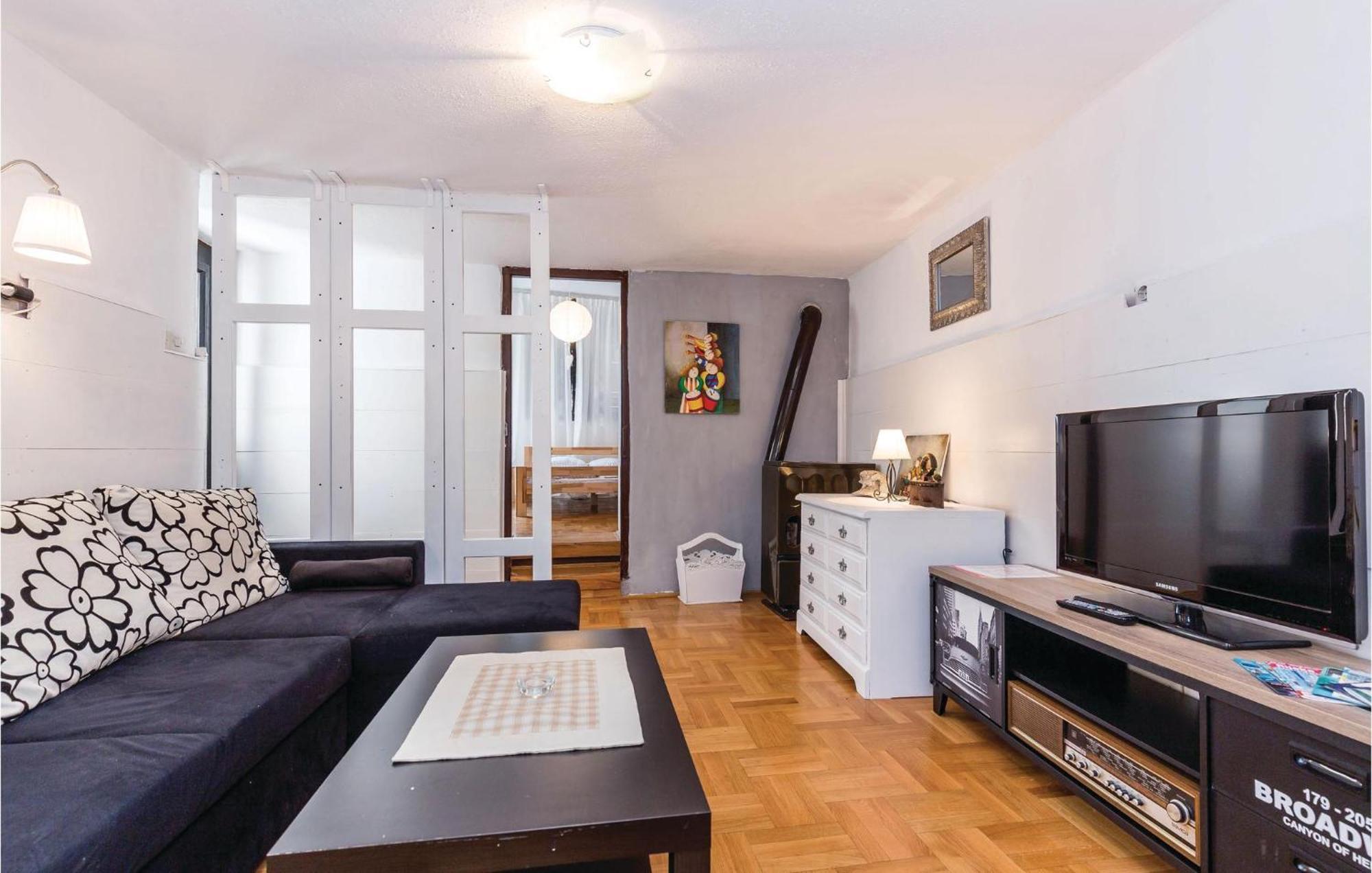 Amazing Apartment In Novi Vinodolski With Wifi 외부 사진